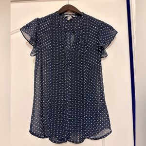 EUC Women’s Navy & White Polka Dot Pleated Flutter Sleeve Blouse - H&M -Size 6 S
